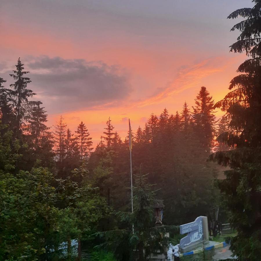 Hotel Novoe Shale Яблоница Экстерьер фото