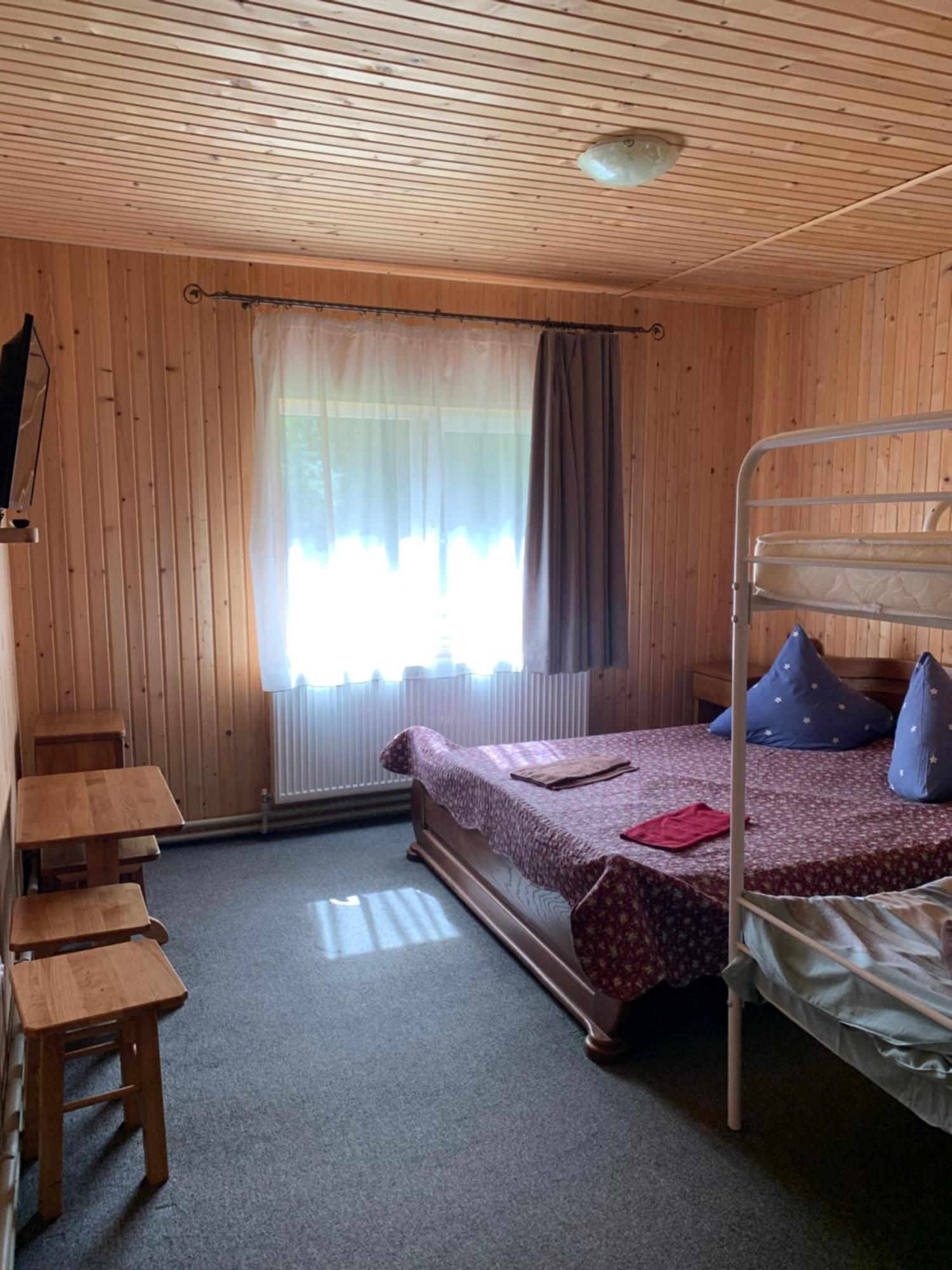 Hotel Novoe Shale Яблоница Экстерьер фото